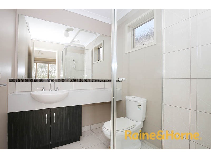 4 Tarwin Place, Cranbourne East VIC 3977