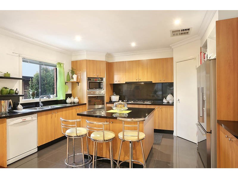 109 Montbrae Circuit, Narre Warren North VIC 3804