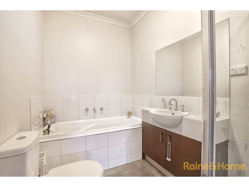 2/20 Leveque Loop, Craigieburn VIC 3064