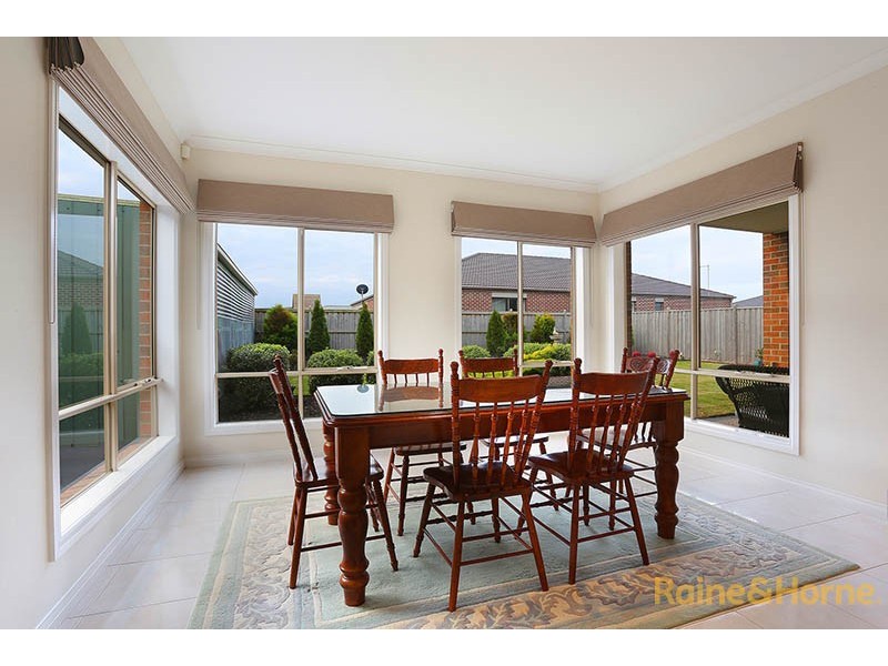 46 Mountainview Boulevard, Cranbourne North VIC 3977