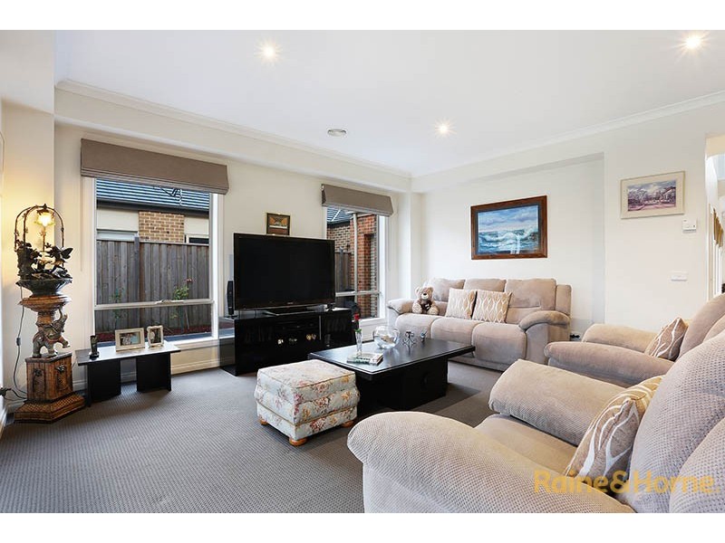 46 Mountainview Boulevard, Cranbourne North VIC 3977