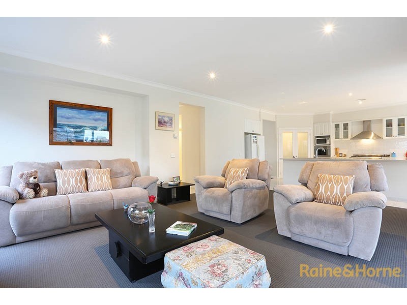 46 Mountainview Boulevard, Cranbourne North VIC 3977