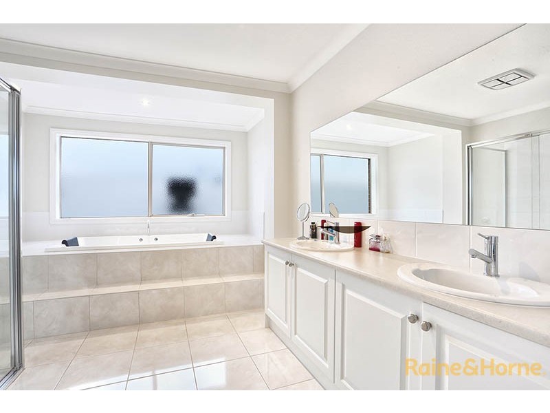 46 Mountainview Boulevard, Cranbourne North VIC 3977