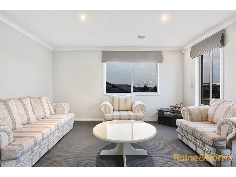 46 Mountainview Boulevard, Cranbourne North VIC 3977