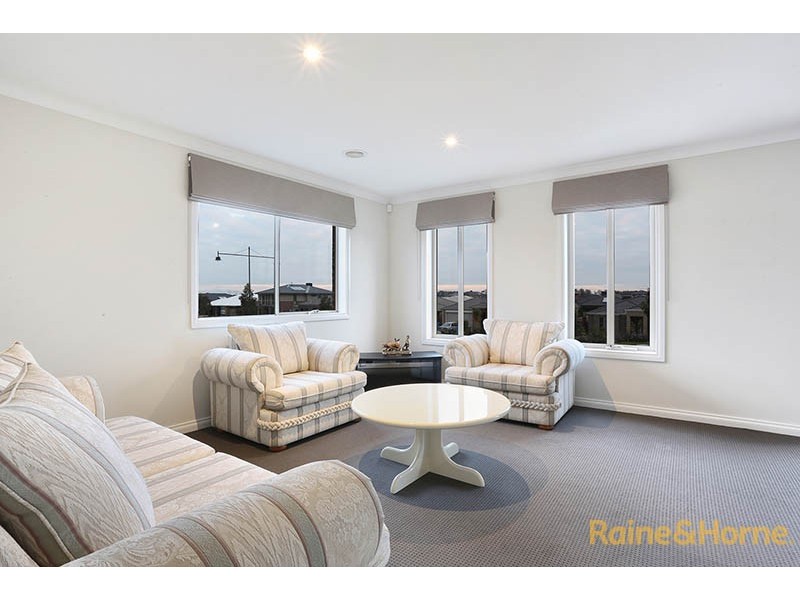 46 Mountainview Boulevard, Cranbourne North VIC 3977