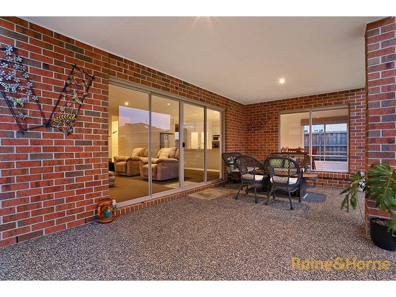 46 Mountainview Boulevard, Cranbourne North VIC 3977