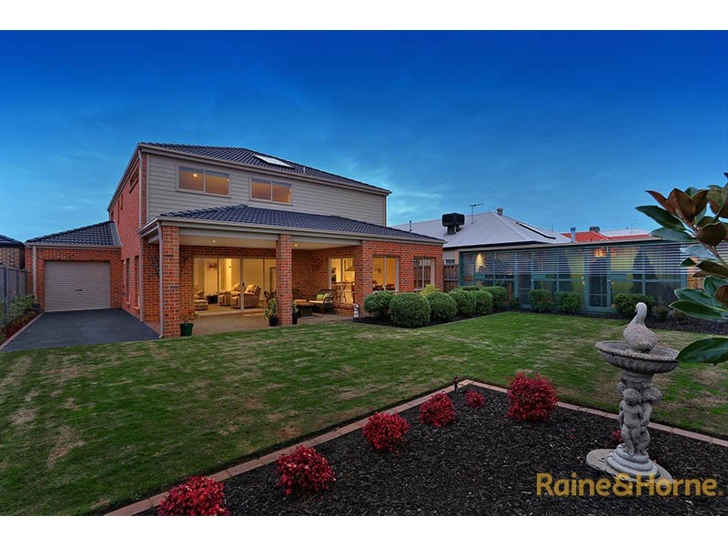 46 Mountainview Boulevard, Cranbourne North VIC 3977