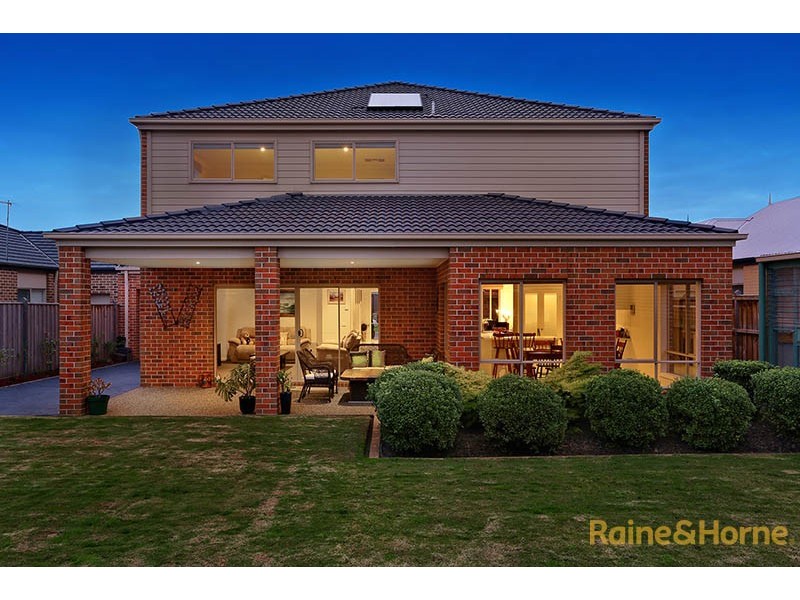 46 Mountainview Boulevard, Cranbourne North VIC 3977