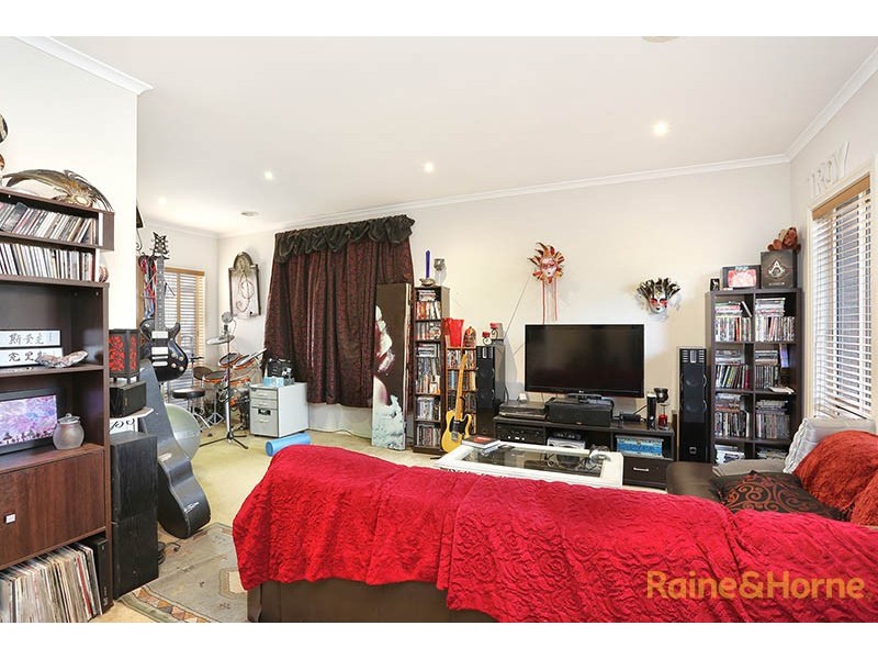 32 Amhurst Drive, Narre Warren South VIC 3805