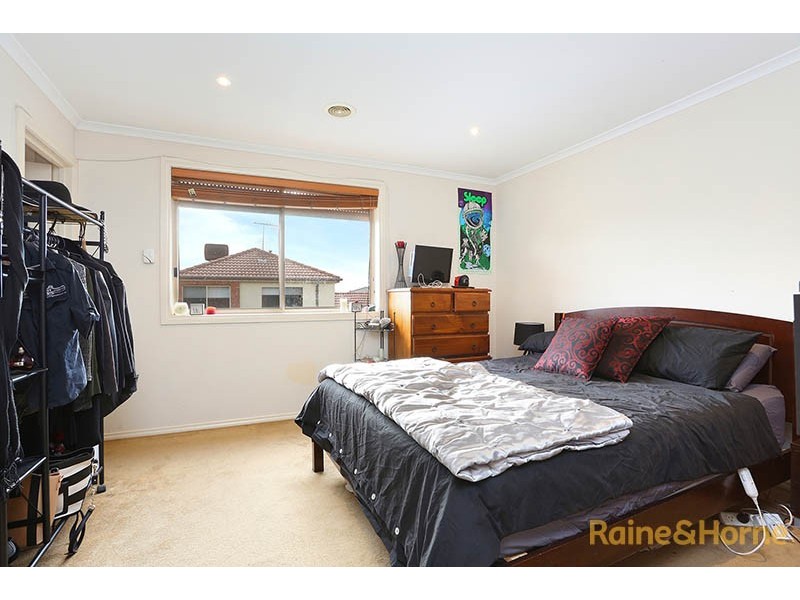 32 Amhurst Drive, Narre Warren South VIC 3805