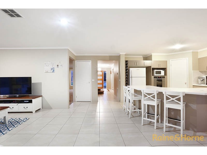 14 Eastbourne Way, Narre Warren South VIC 3805