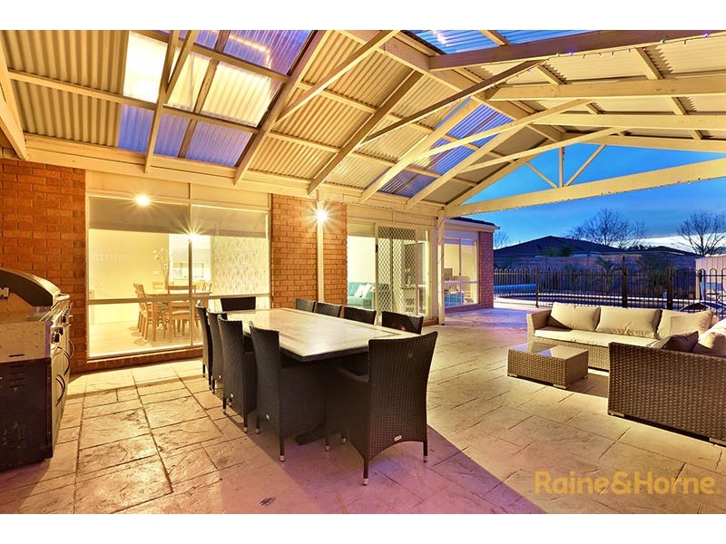 14 Eastbourne Way, Narre Warren South VIC 3805