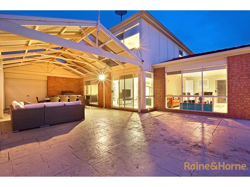 14 Eastbourne Way, Narre Warren South VIC 3805