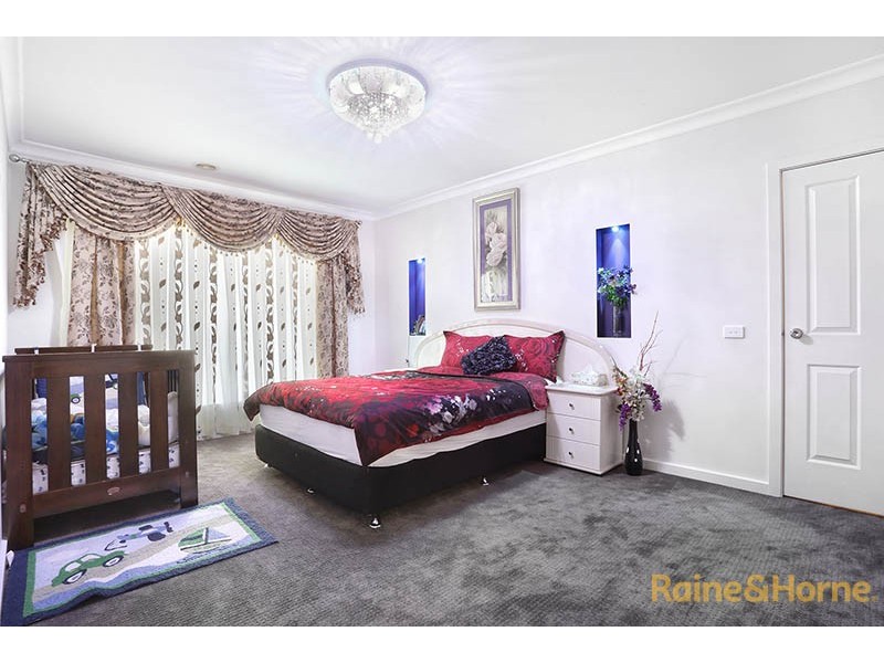 5 Danby Court, Cranbourne North VIC 3977