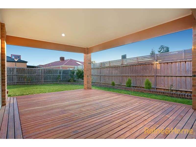 5 Danby Court, Cranbourne North VIC 3977