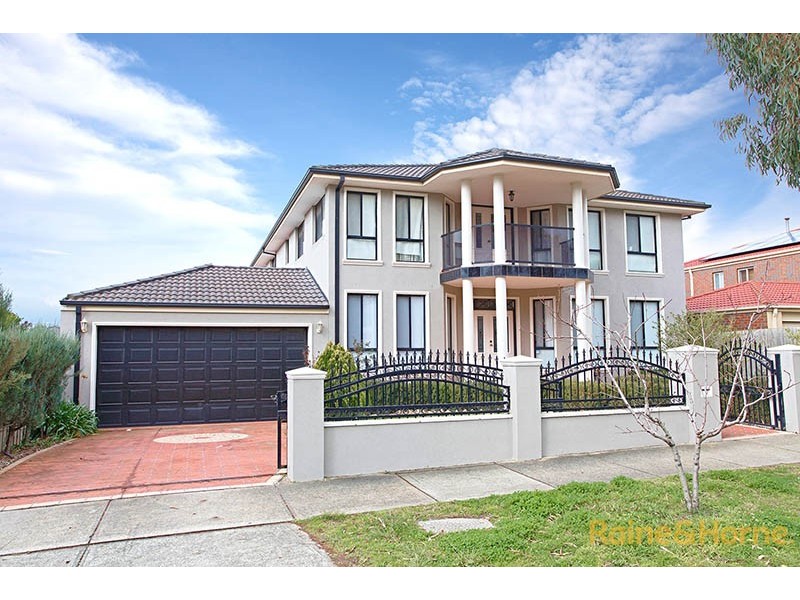 18 Abbey Road, Narre Warren South VIC 3805