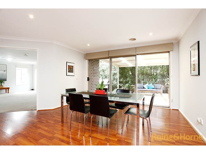 7 Abbey Road, Narre Warren South VIC 3805