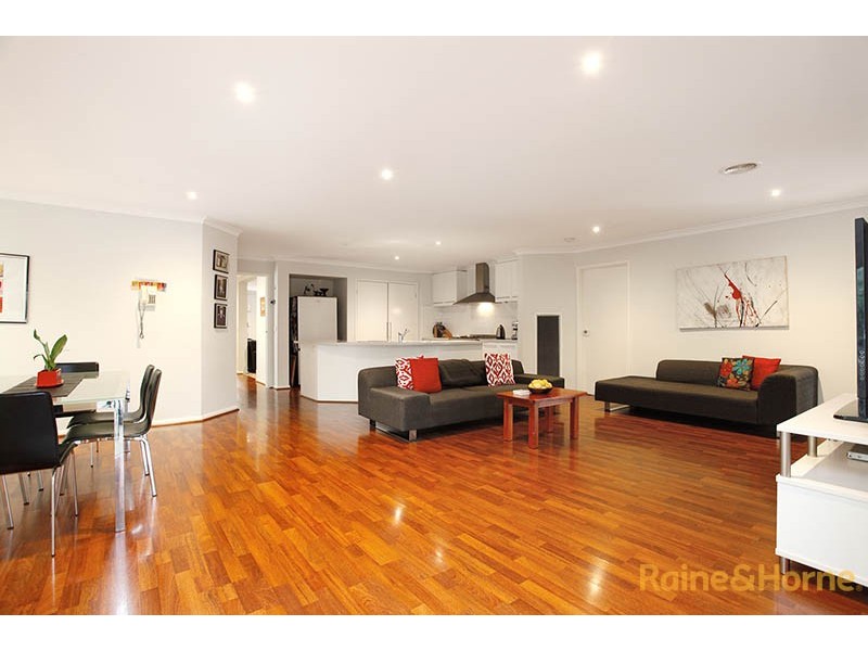 7 Abbey Road, Narre Warren South VIC 3805