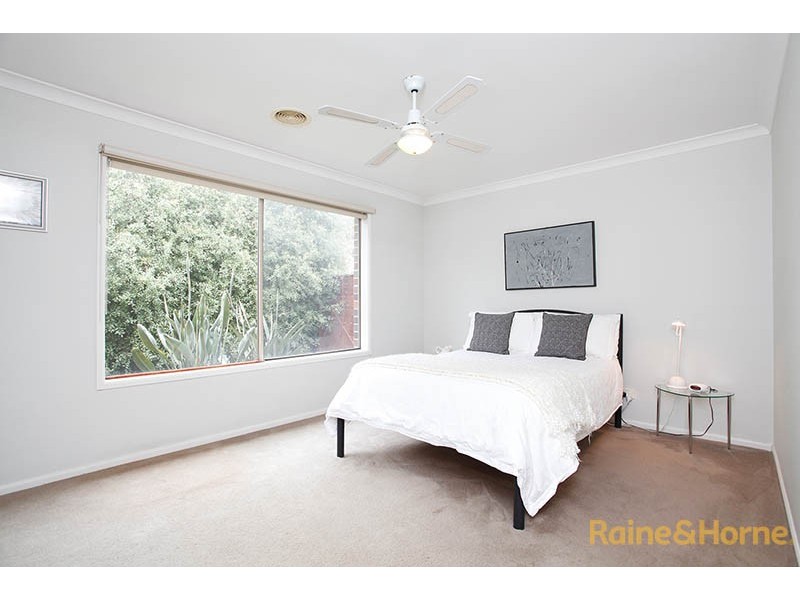 7 Abbey Road, Narre Warren South VIC 3805
