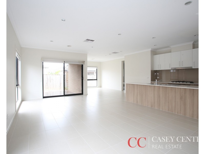 7 Pasadena Boulevard, Clyde VIC 3978