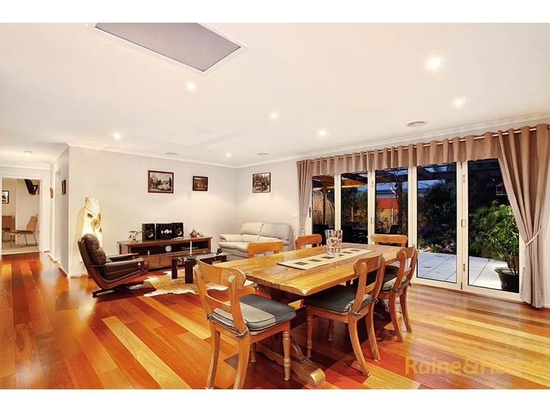 27 The Esplanade, Narre Warren South VIC 3805