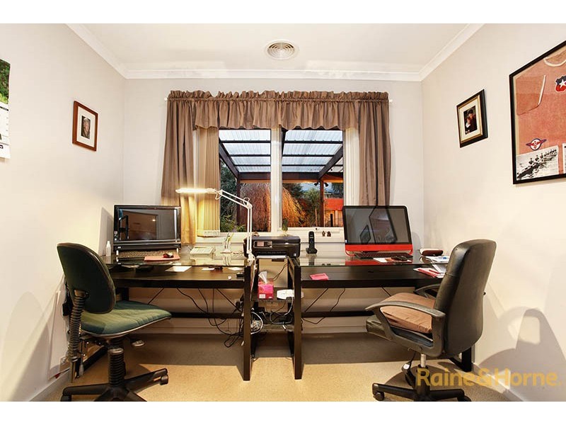 27 The Esplanade, Narre Warren South VIC 3805