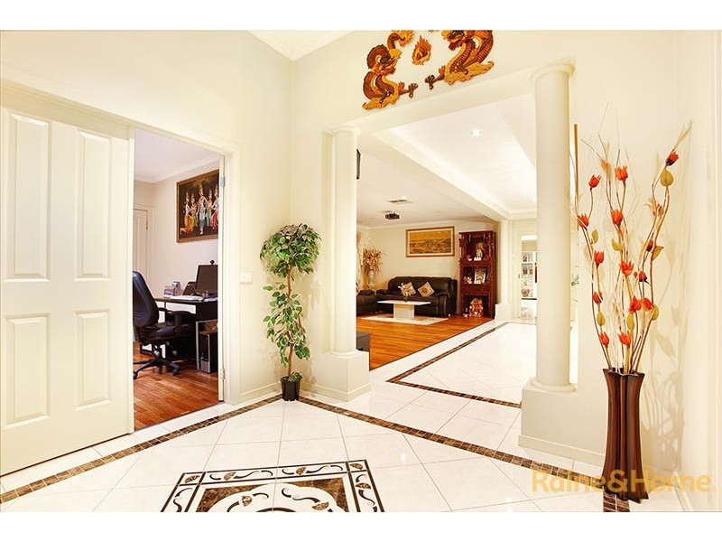 11 Tenterfield Drive, Narre Warren South VIC 3805