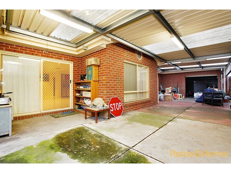 11 Tenterfield Drive, Narre Warren South VIC 3805