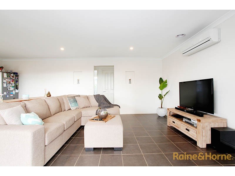 29 Phoenix Avenue, Cranbourne VIC 3977