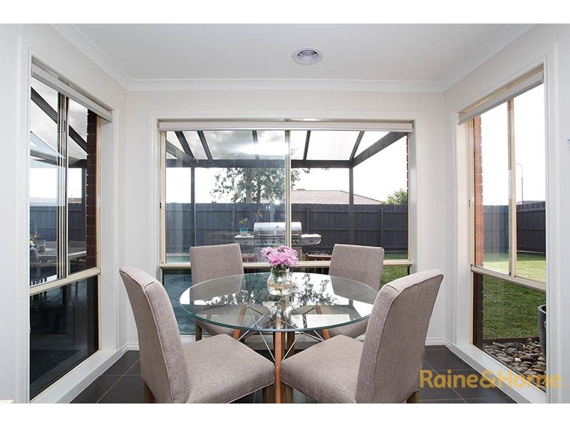 29 Phoenix Avenue, Cranbourne VIC 3977