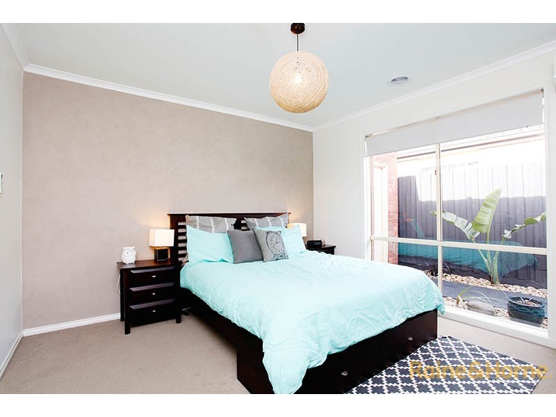 29 Phoenix Avenue, Cranbourne VIC 3977