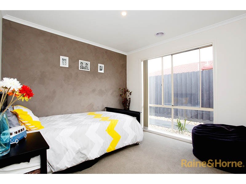 29 Phoenix Avenue, Cranbourne VIC 3977