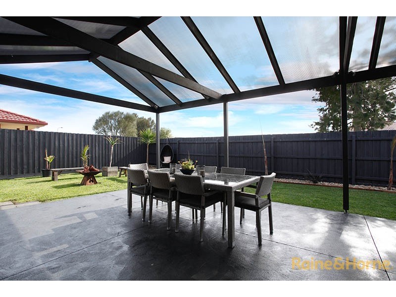 29 Phoenix Avenue, Cranbourne VIC 3977