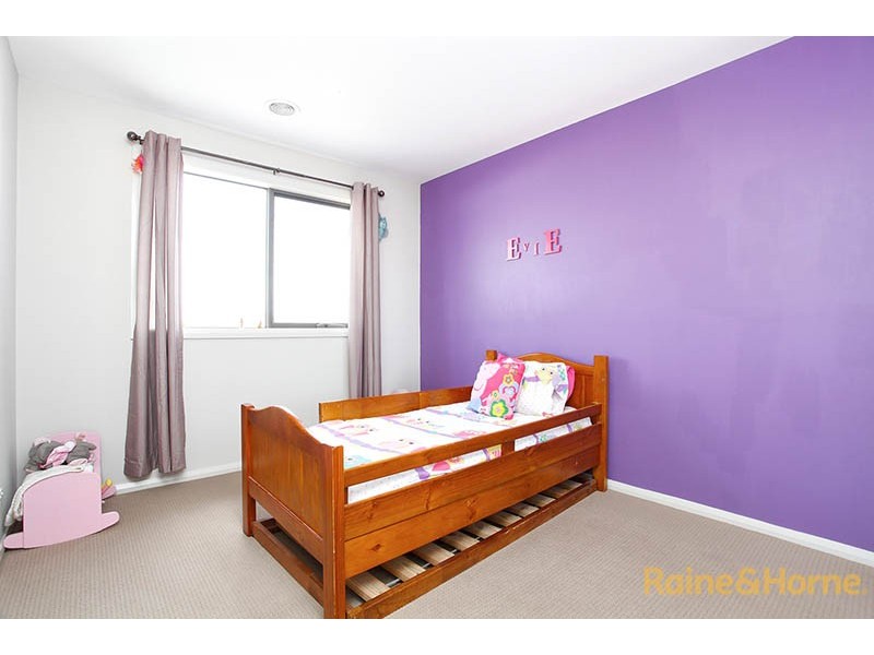 52 Linden Tree Way, Cranbourne North VIC 3977