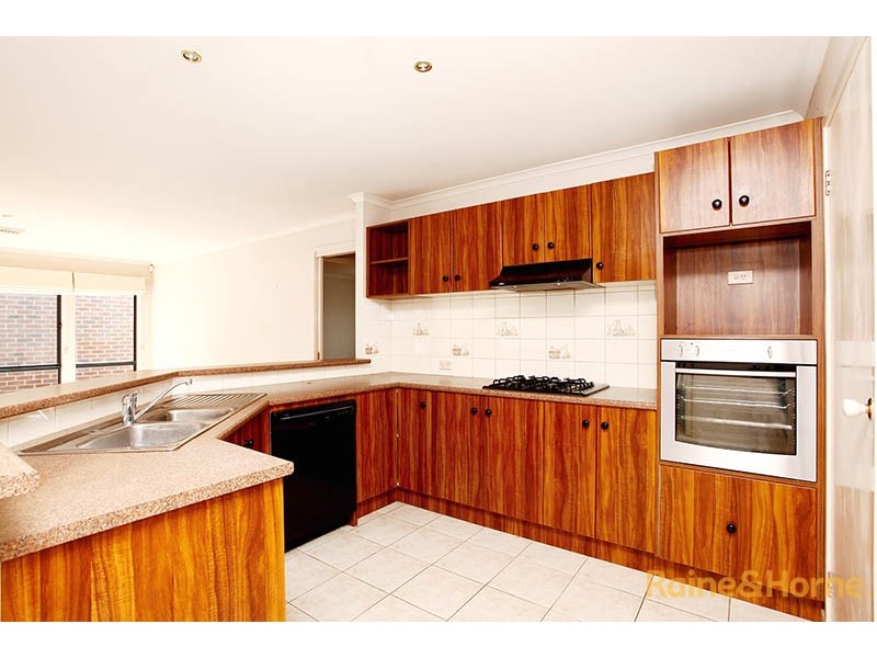 29 Sherwood Road, Narre Warren South VIC 3805