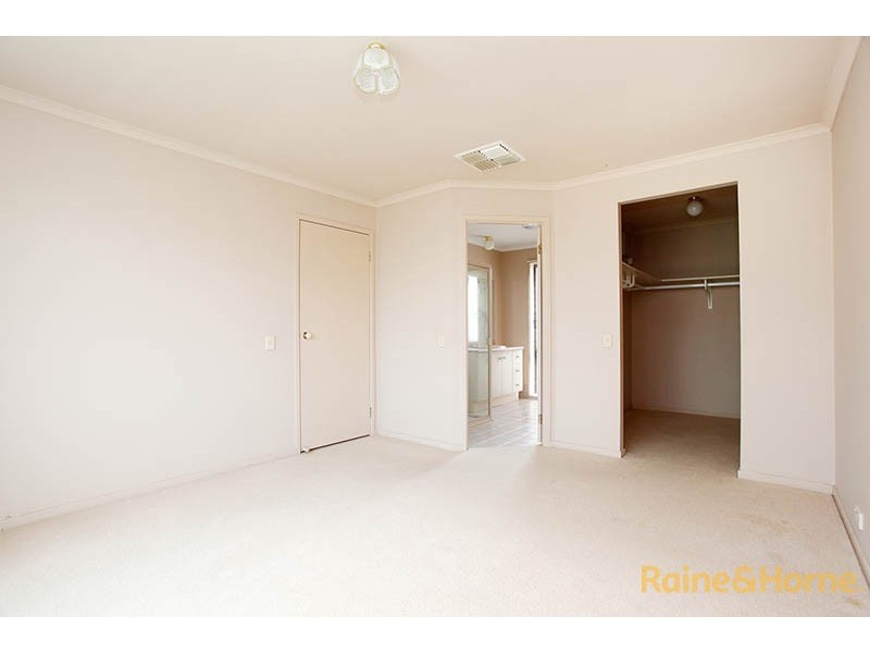 29 Sherwood Road, Narre Warren South VIC 3805