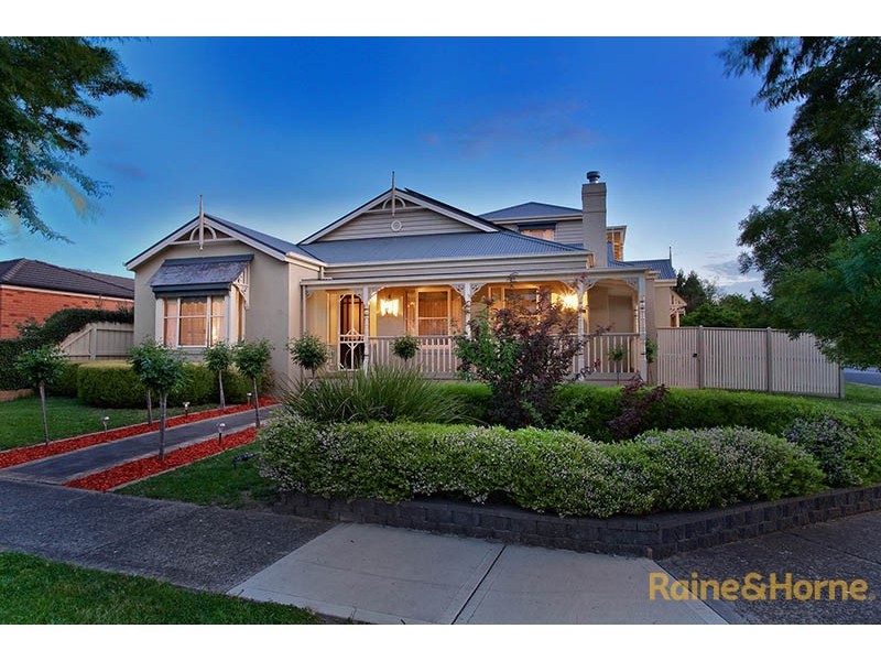 10 Peppertree Avenue, Narre Warren South VIC 3805