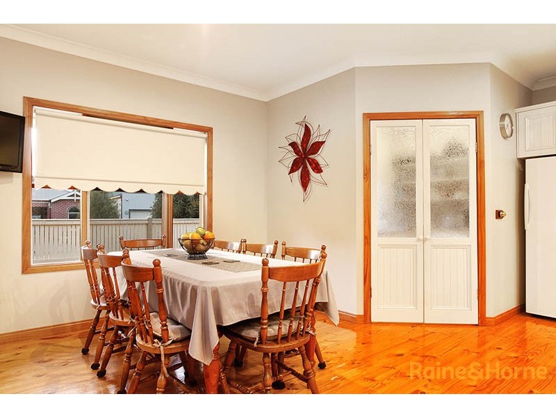 10 Peppertree Avenue, Narre Warren South VIC 3805