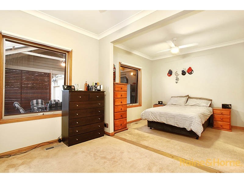 10 Peppertree Avenue, Narre Warren South VIC 3805