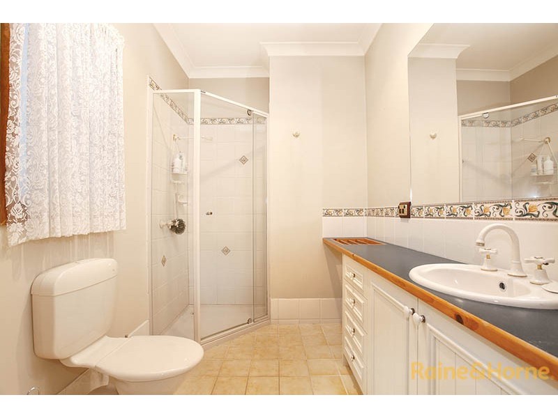 10 Peppertree Avenue, Narre Warren South VIC 3805