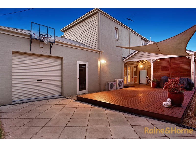 10 Peppertree Avenue, Narre Warren South VIC 3805