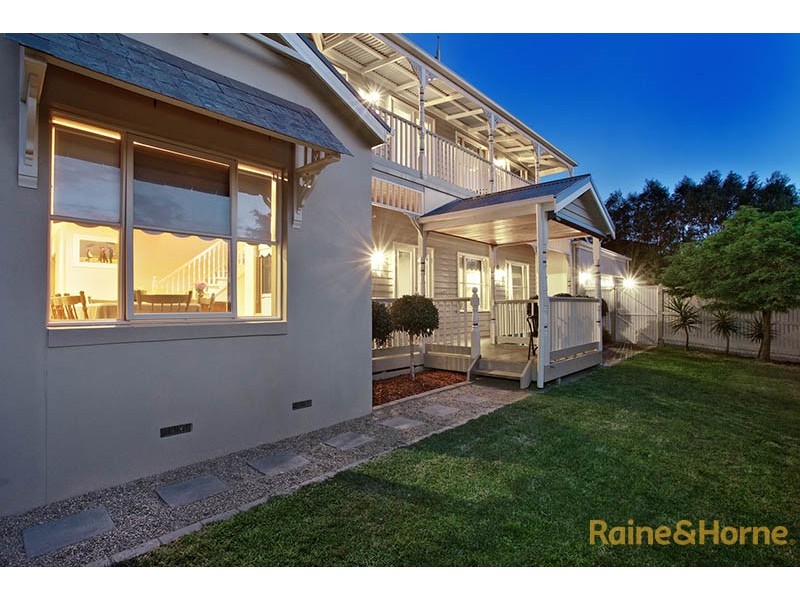 10 Peppertree Avenue, Narre Warren South VIC 3805