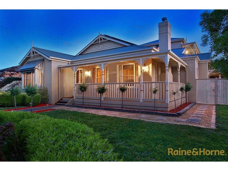 10 Peppertree Avenue, Narre Warren South VIC 3805