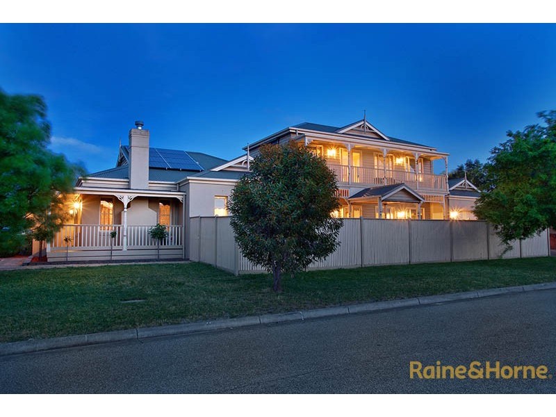 10 Peppertree Avenue, Narre Warren South VIC 3805