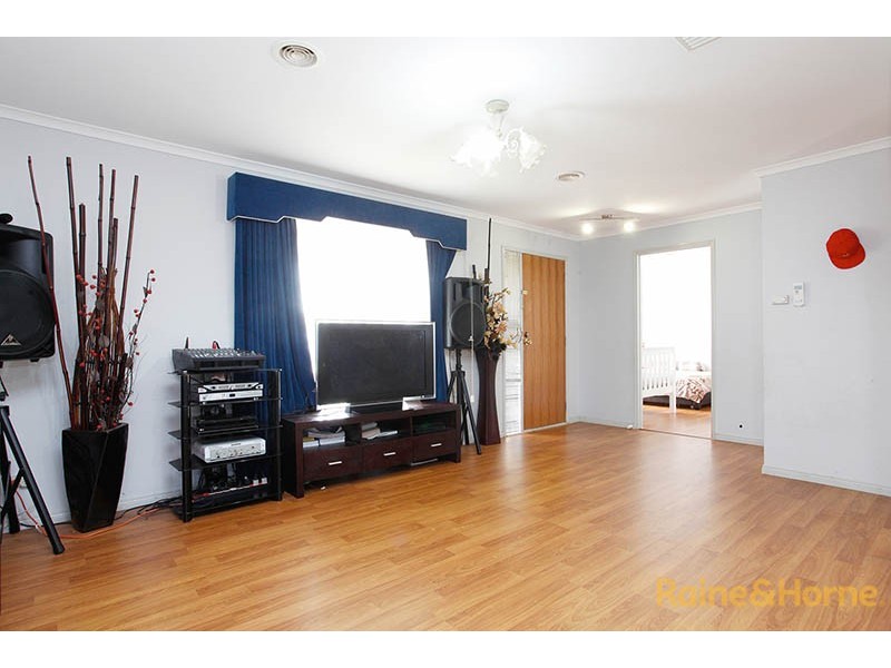 13 Arnica Close, Hampton Park VIC 3976