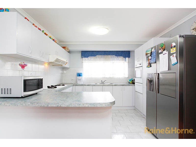 13 Arnica Close, Hampton Park VIC 3976