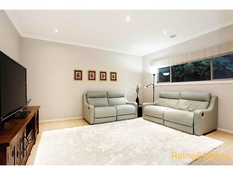 28 Skipperstone Glen, Narre Warren South VIC 3805