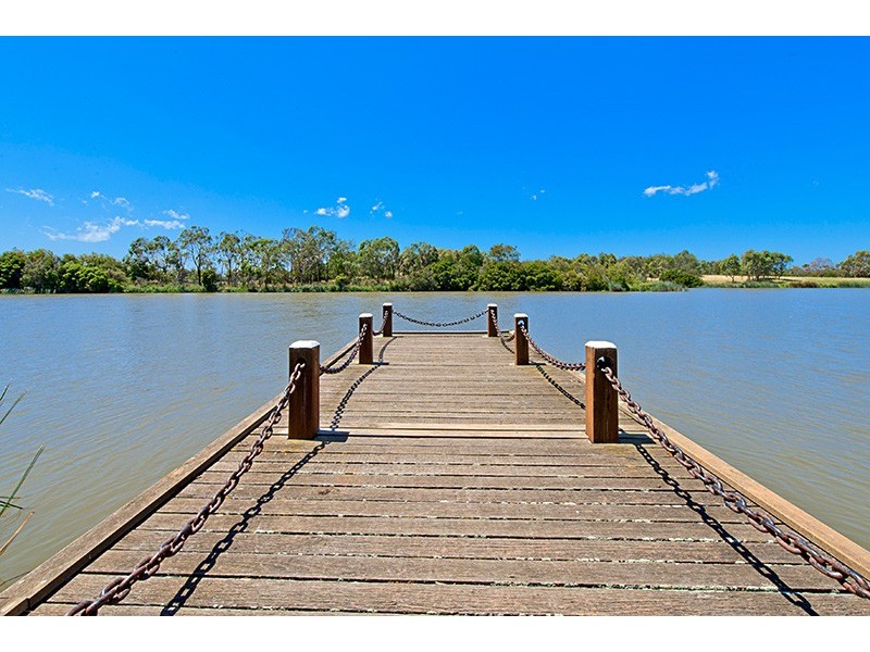 5 The Esplanade, Narre Warren South VIC 3805