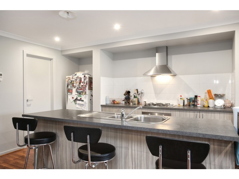 31 Fieldstone Avenue, Cranbourne North VIC 3977