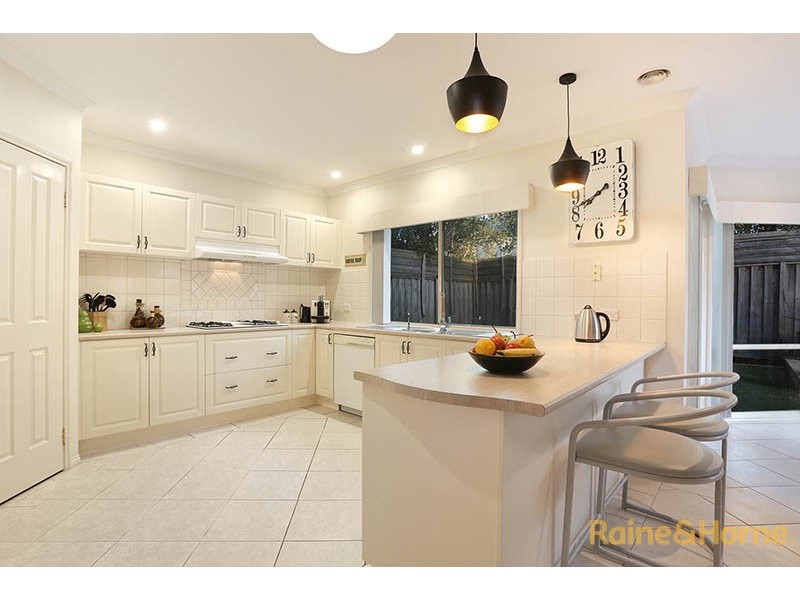 8 View Park Circuit, Narre Warren South VIC 3805